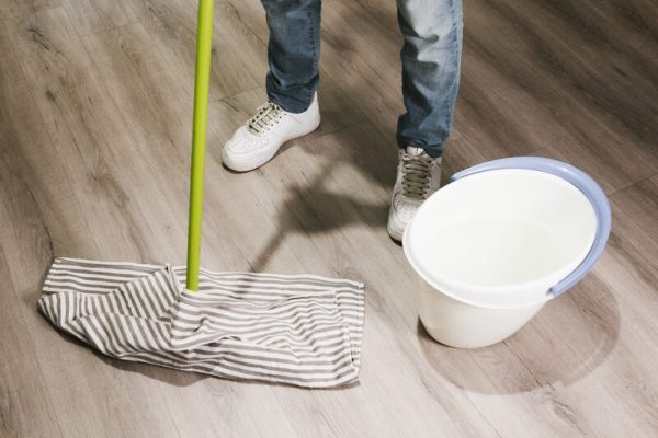 How to Clean Vinyl Plank Floors to Maintain Durability and Shine - AKTE ...