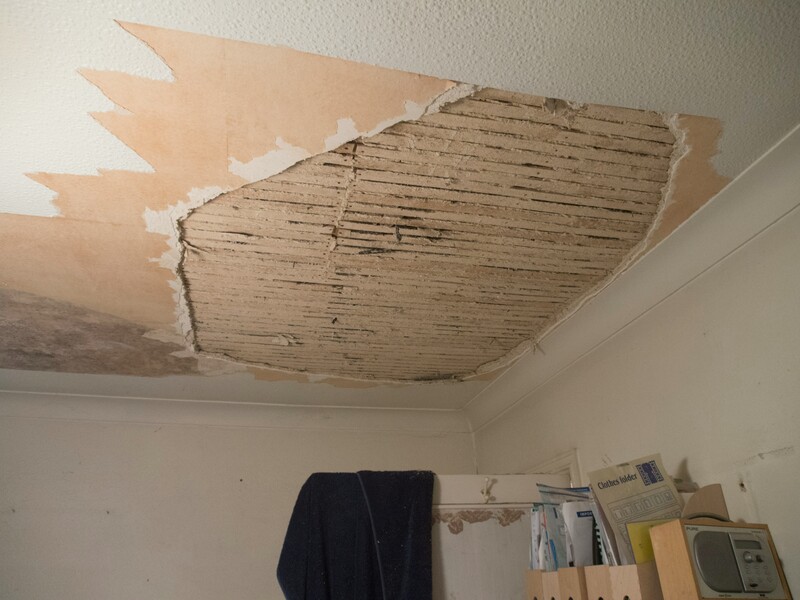 how to remove mould from bedroom ceiling