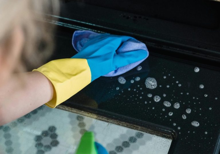 how to clean a heavily soiled oven