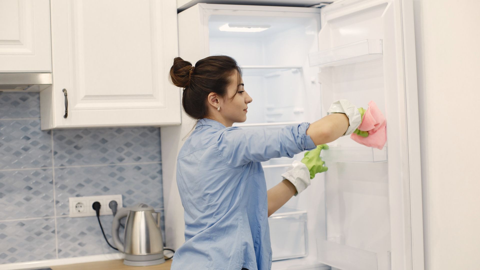 How to Clean a Fridge Properly Inside and Out