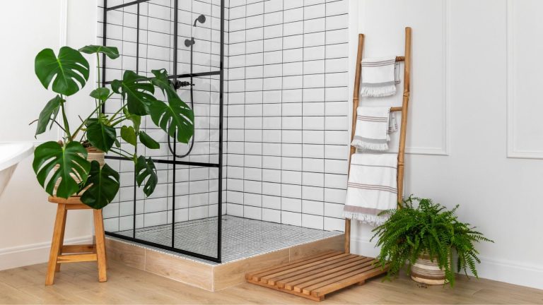 How to Clean a Shower Tray That Has Gone Yellow
