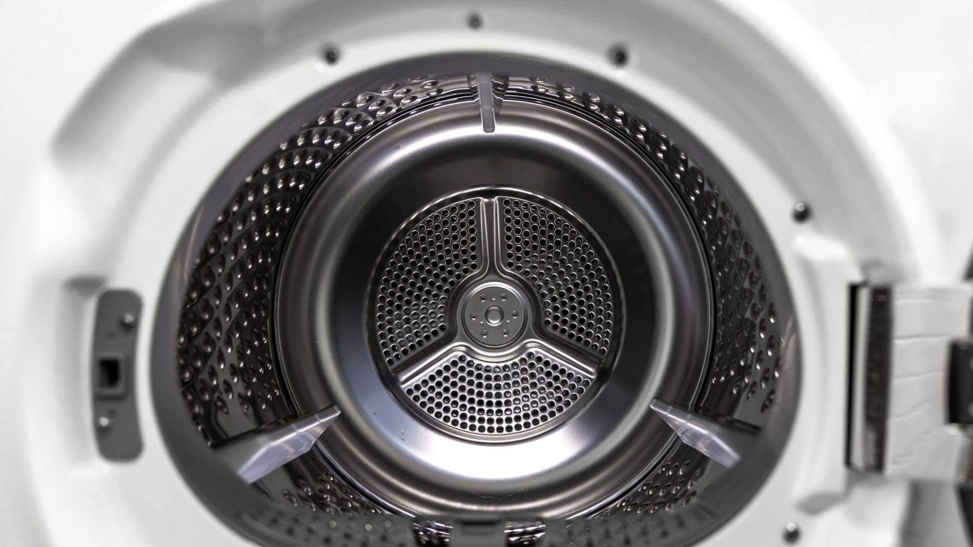 How to Clean a Washing Machine Drum and Seal Properly